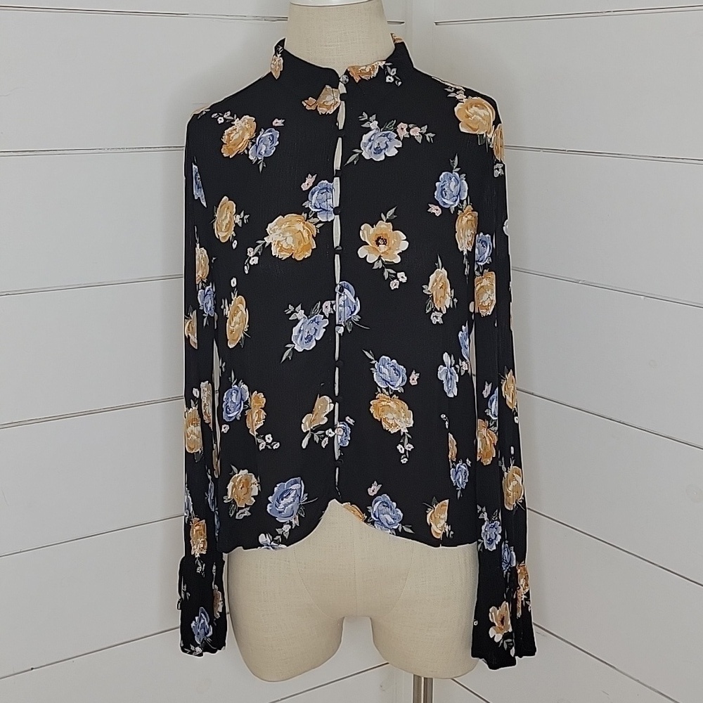 DIVIDED by H&M size 8 black floral blouse